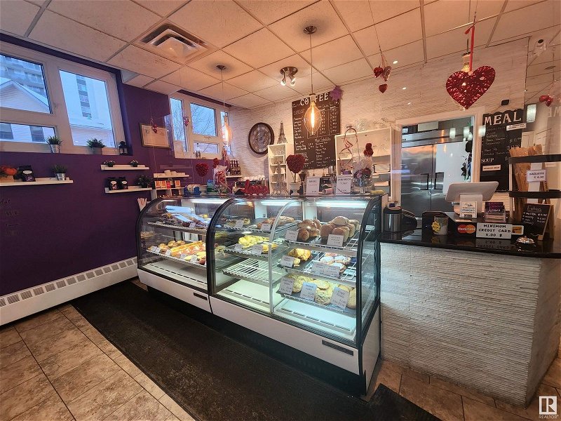 Image #1 of Restaurant for Sale at 10038 116 St Nw Nw, Edmonton, Alberta