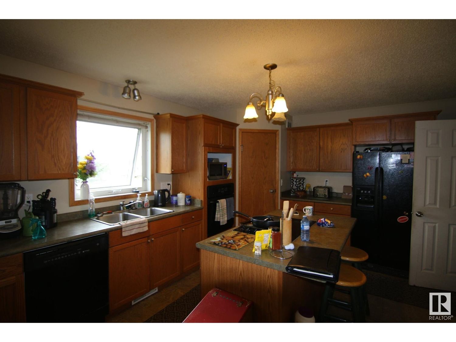 Image #1 of Business for Sale at 5079/5075 47 Av, Lamont, Alberta