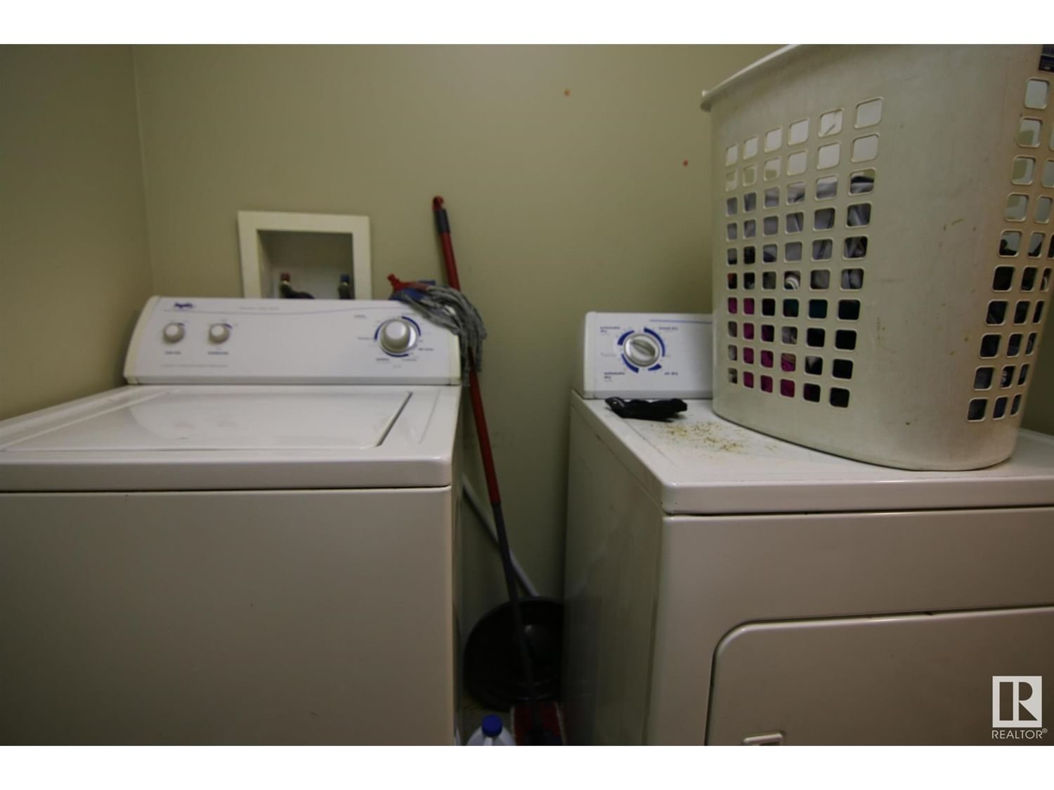 Image #1 of Business for Sale at 5079/5075 47 Av, Lamont, Alberta