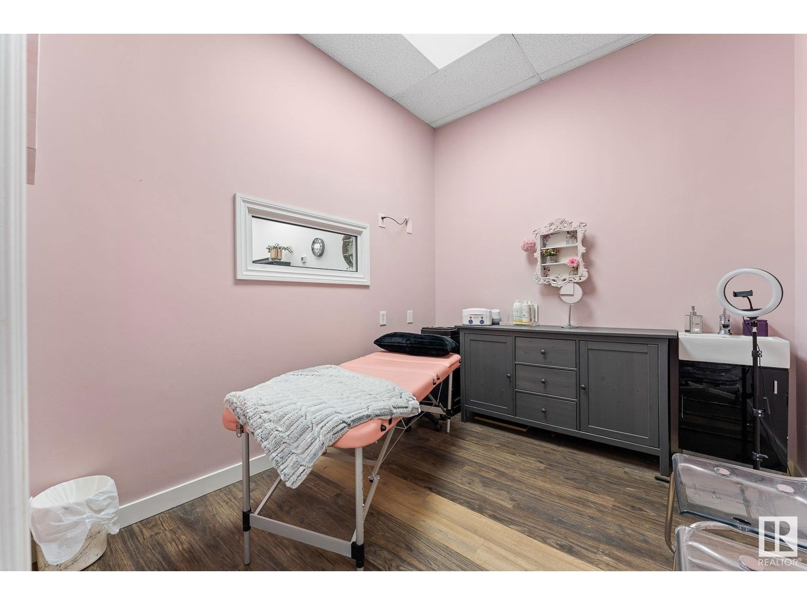 Image #1 of Business for Sale at #50 19 Bellrose Dr, St Albert, Alberta