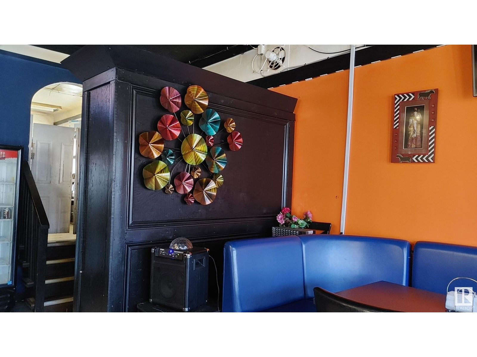 Image #1 of Restaurant for Sale at 8805 118 Ave Nw Nw, Edmonton, Alberta