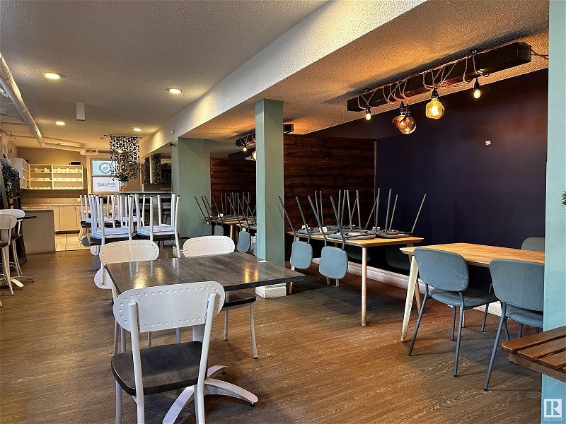 Image #1 of Restaurant for Sale at 9947 104 St Nw, Edmonton, Alberta