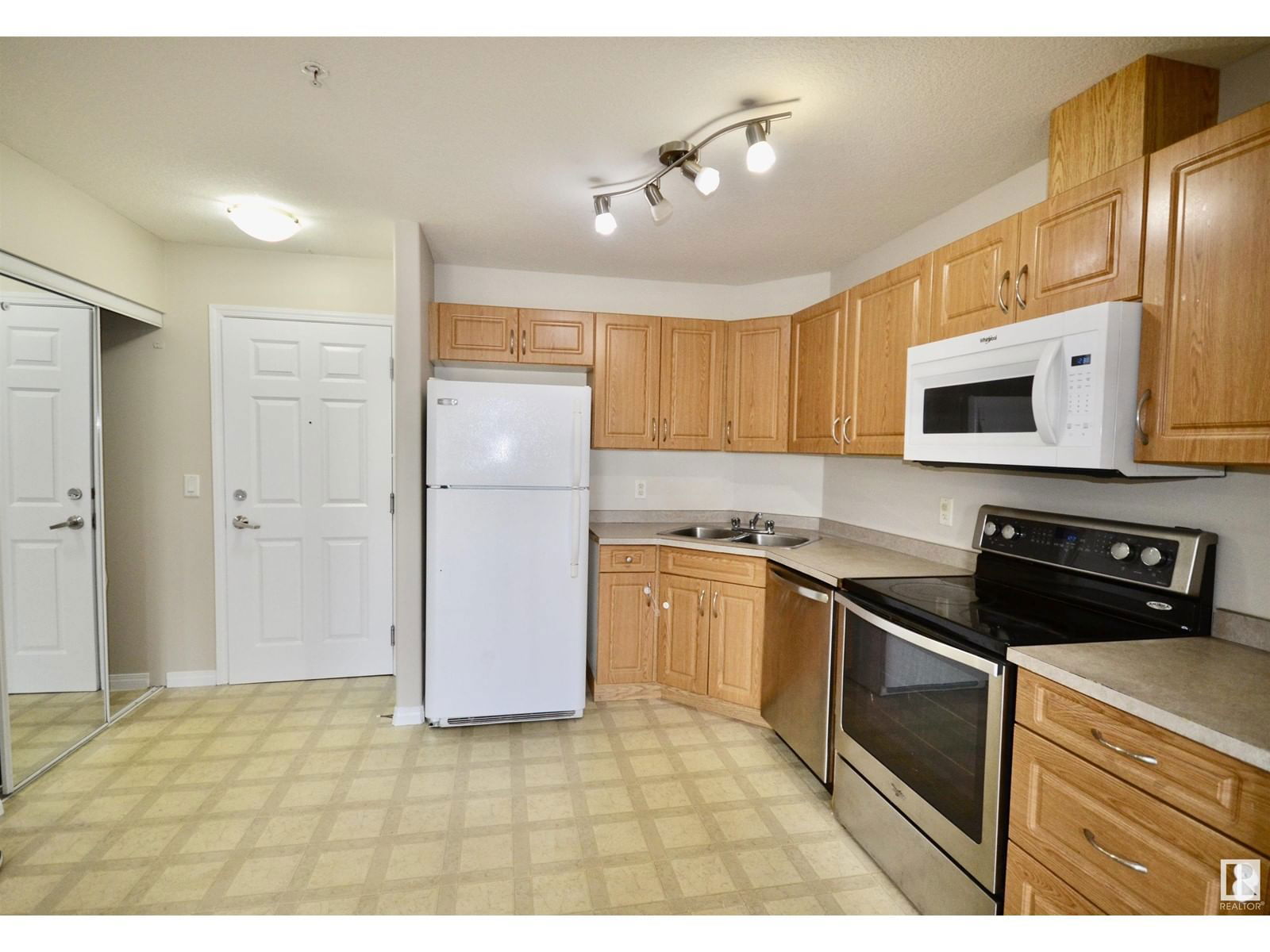 #309 - 9945 167 ST Image 3