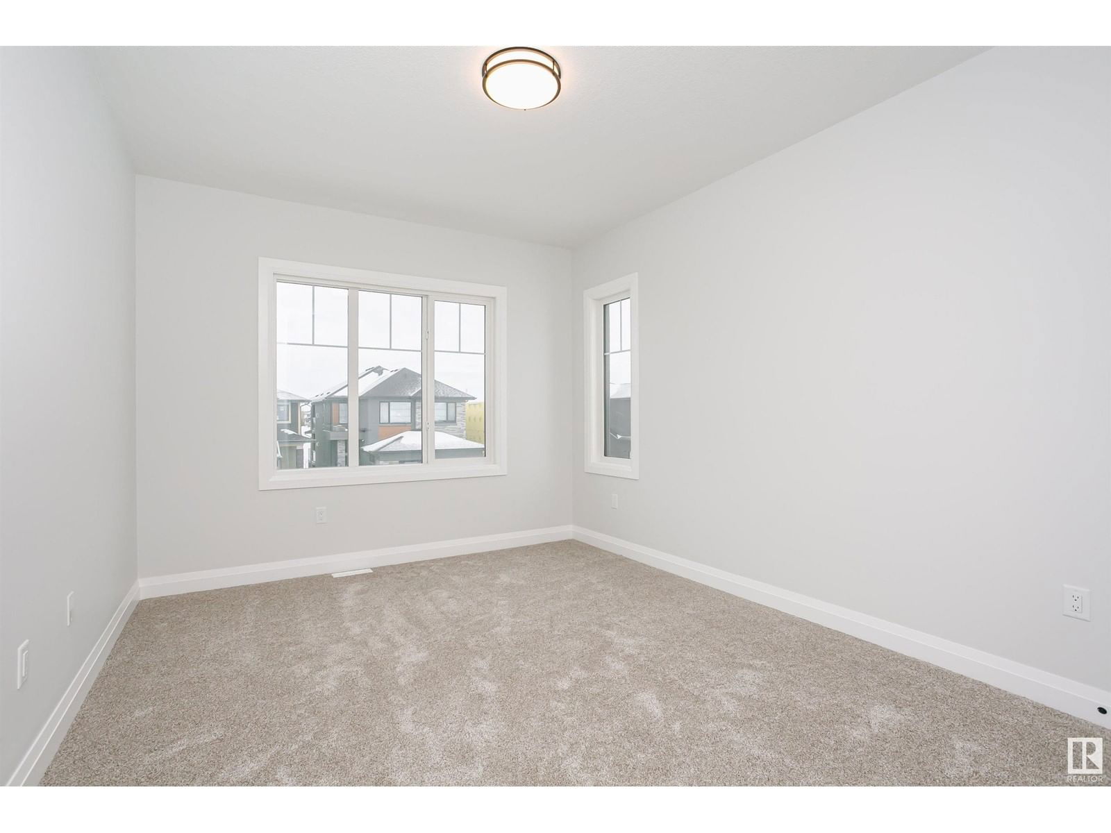 179 EDGEWATER CI Image 35