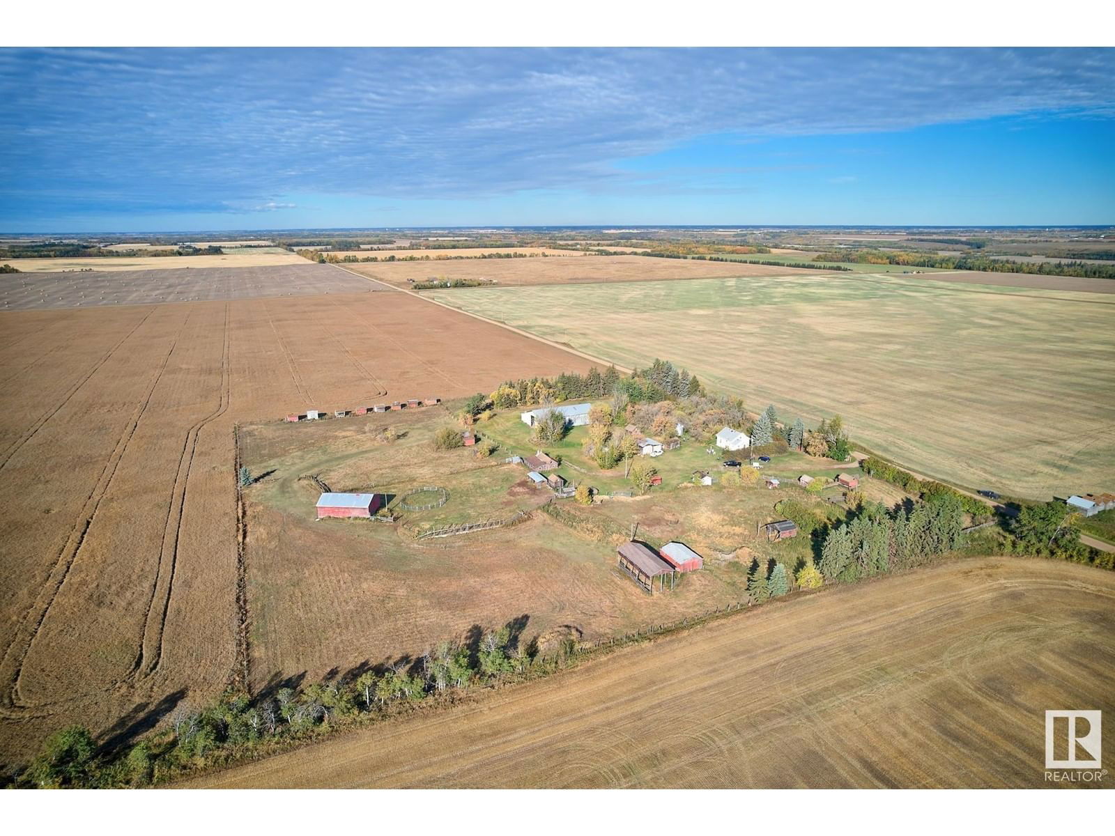 191043 TWP RD 584 Image 32