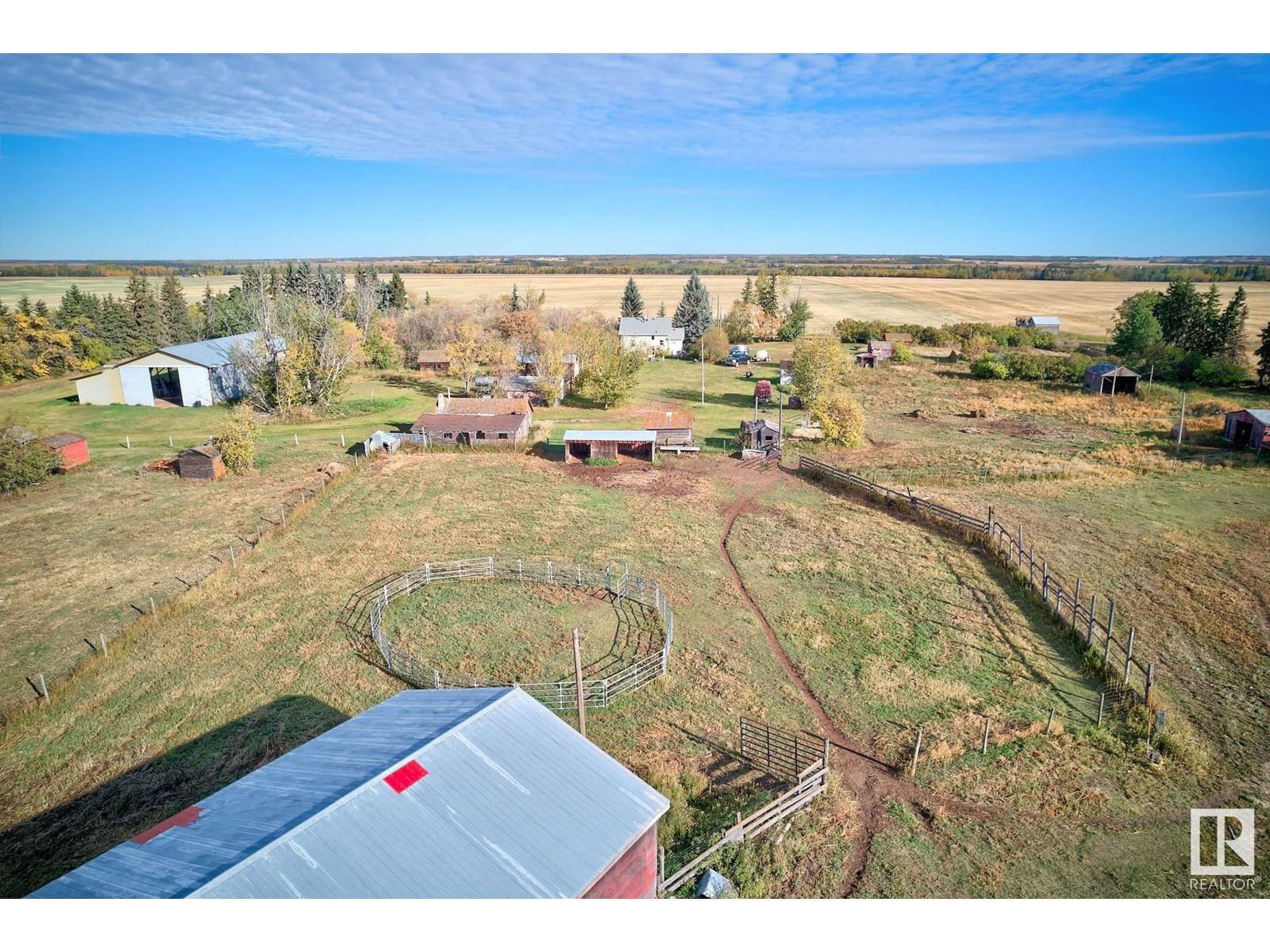 191043 TWP RD 584 Image 35