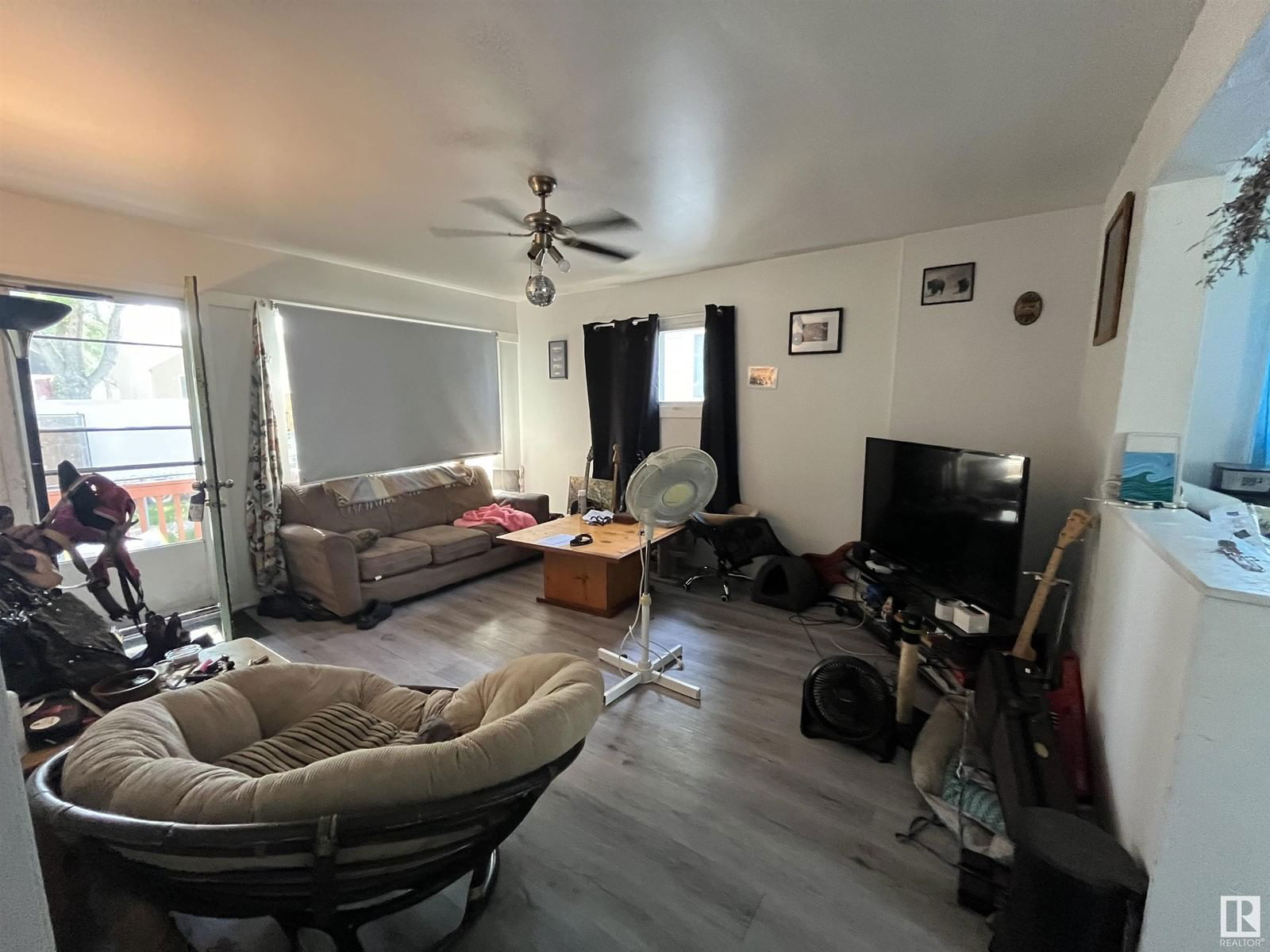 9818 81 AV NW Image 11