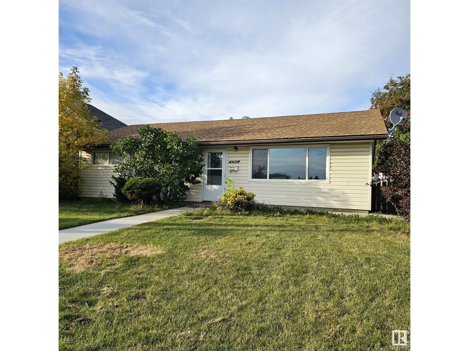 8704 130 AV, Edmonton, Alberta T5E 0R5