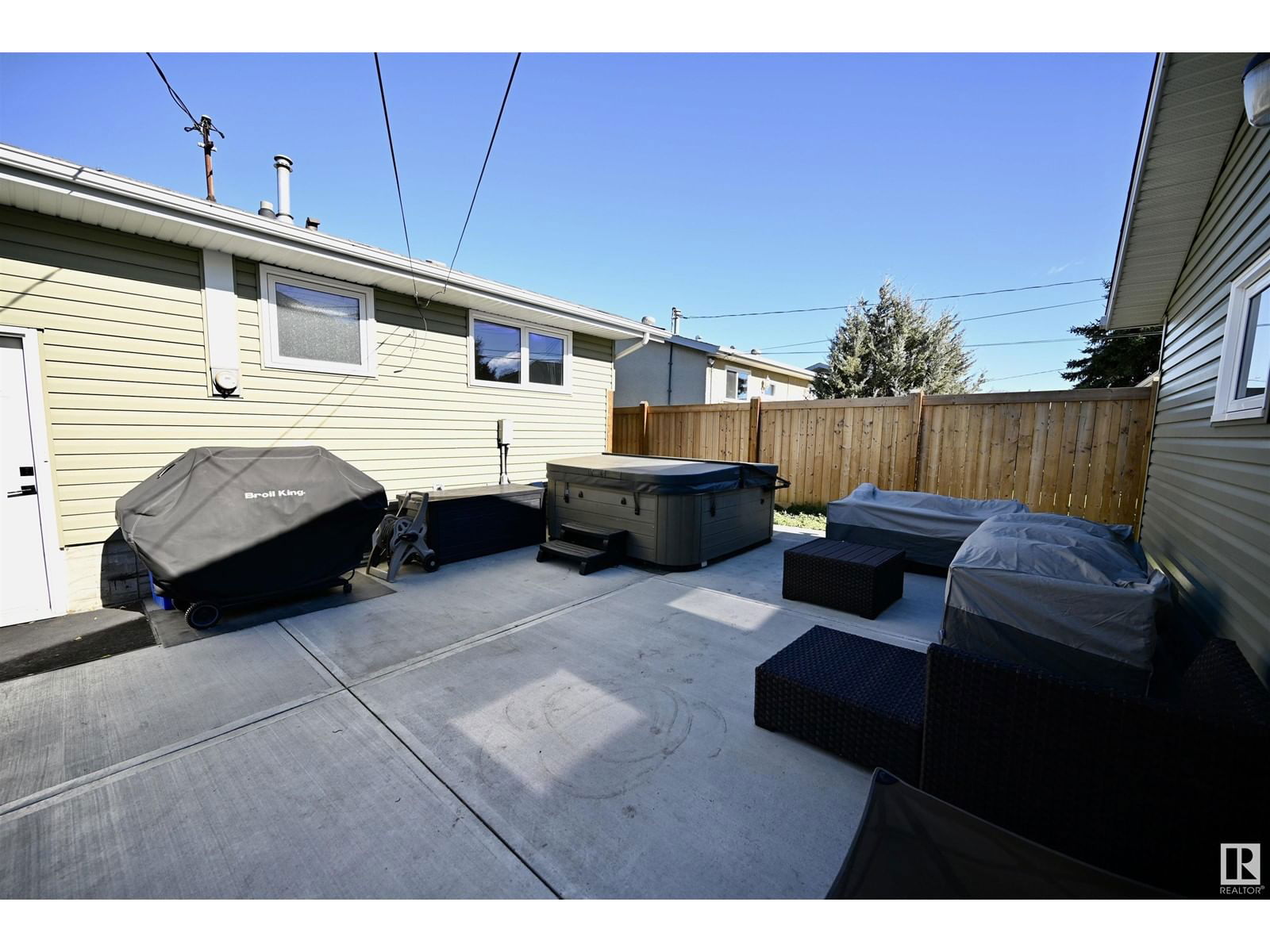 25 CAMELOT AV Image 6