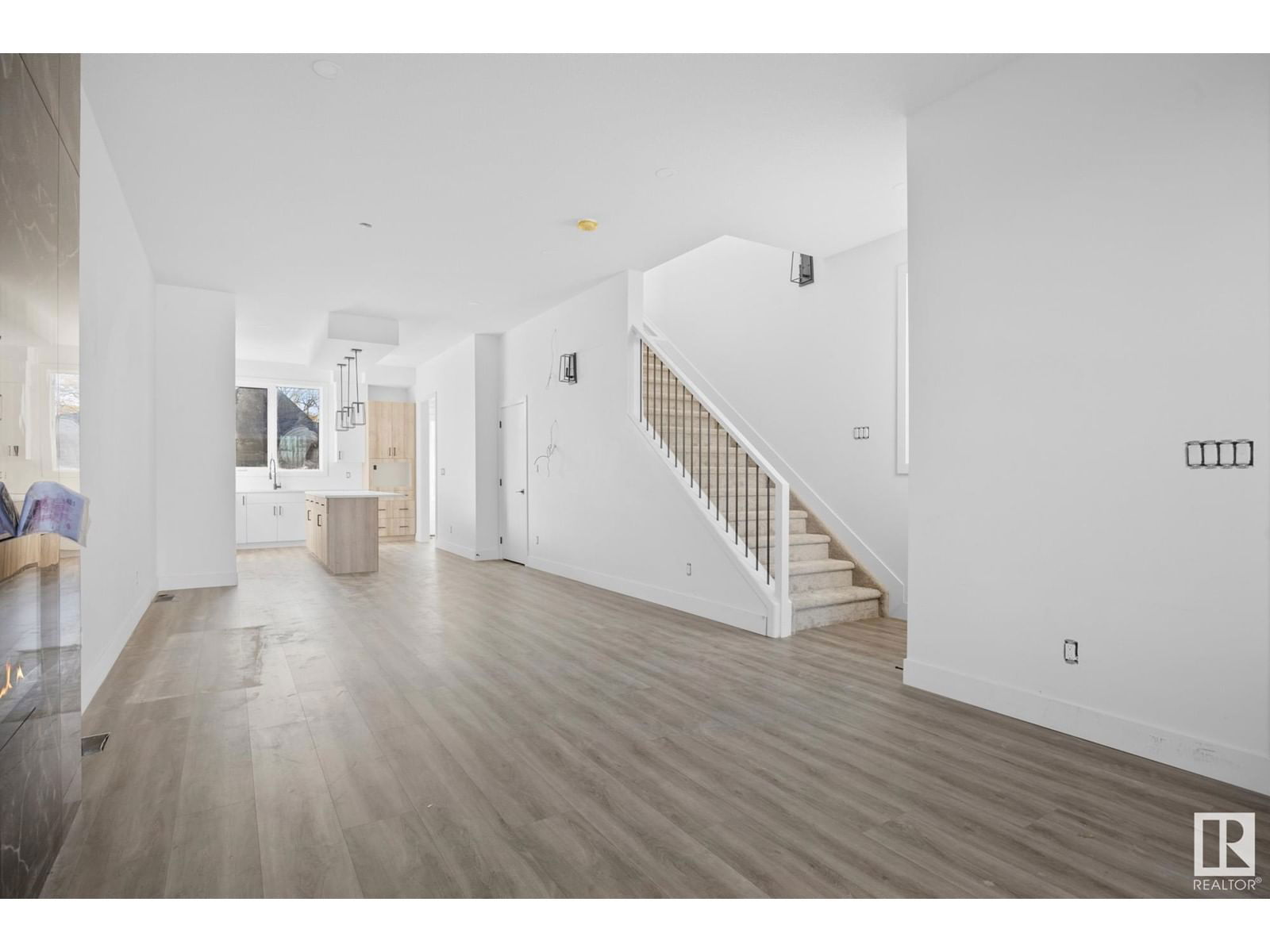 6273 112A ST NW Image 11