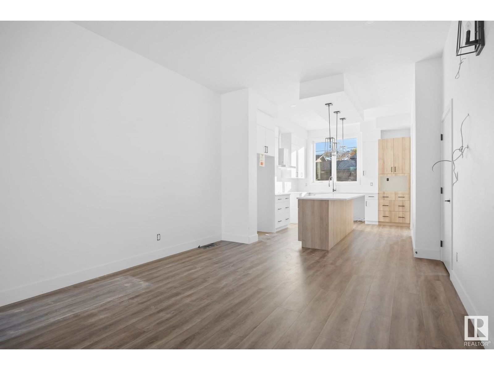 6273 112A ST NW Image 12