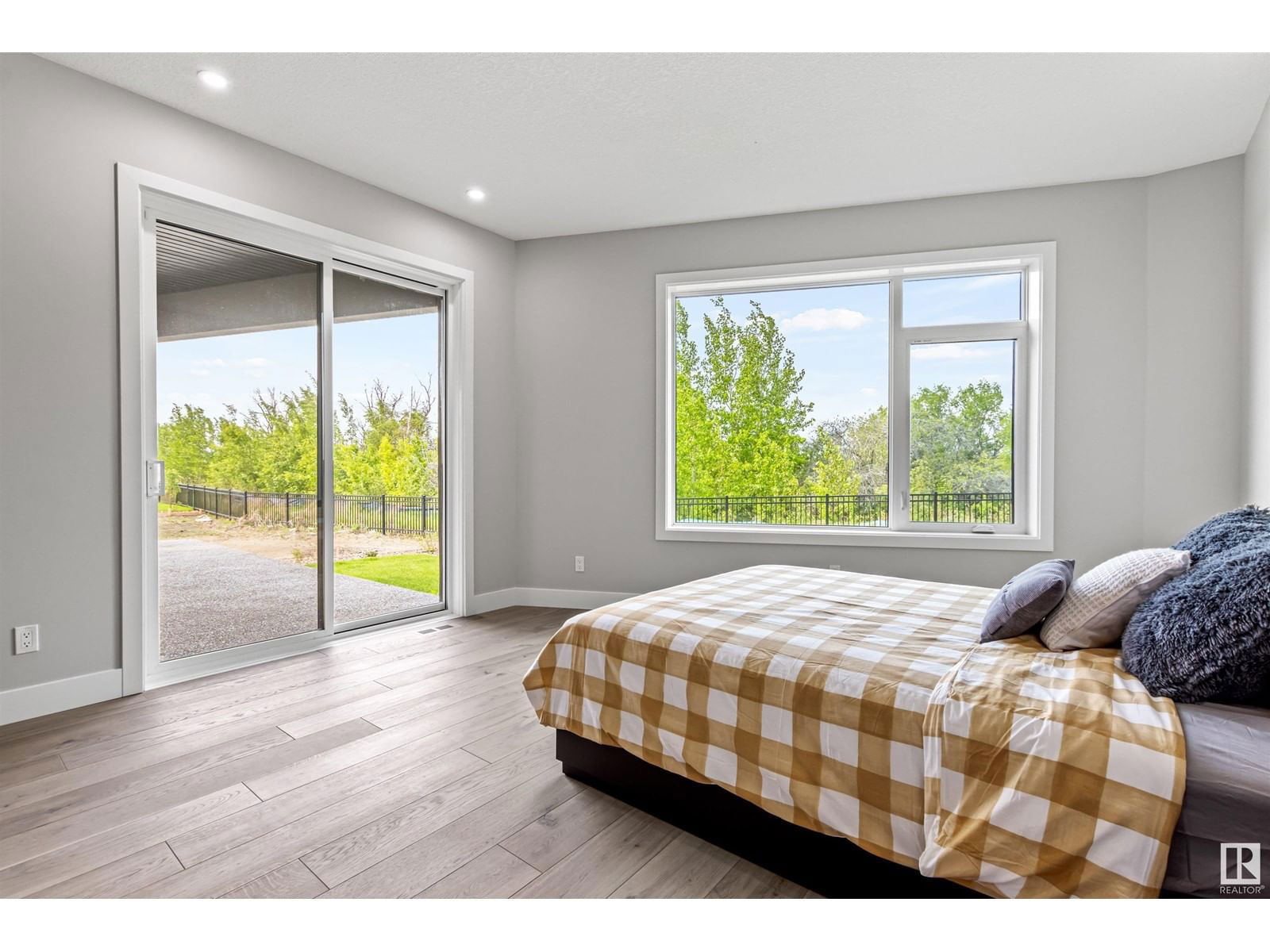 4810 KNIGHT CR Image 26