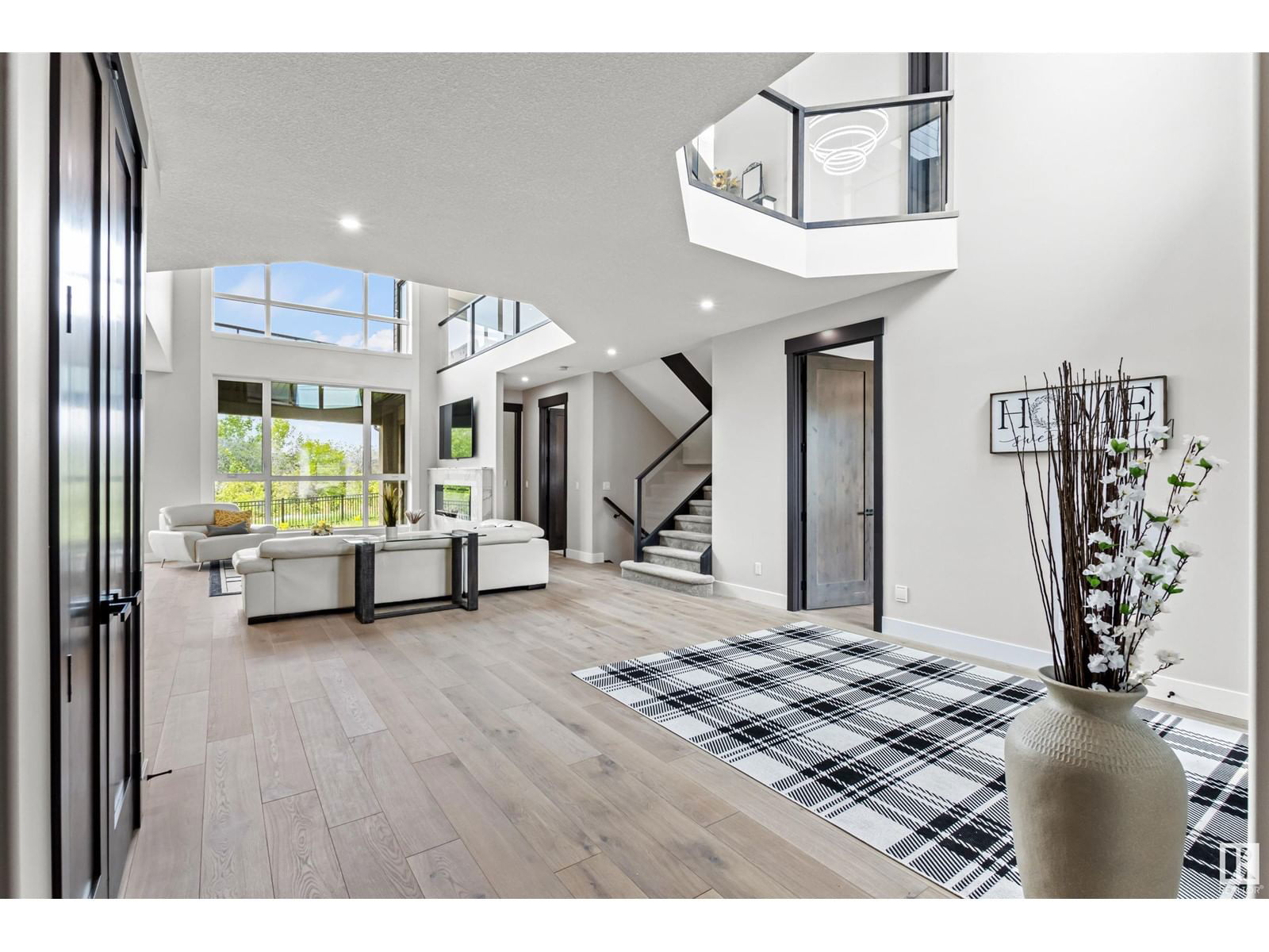 4810 KNIGHT CR Image 3