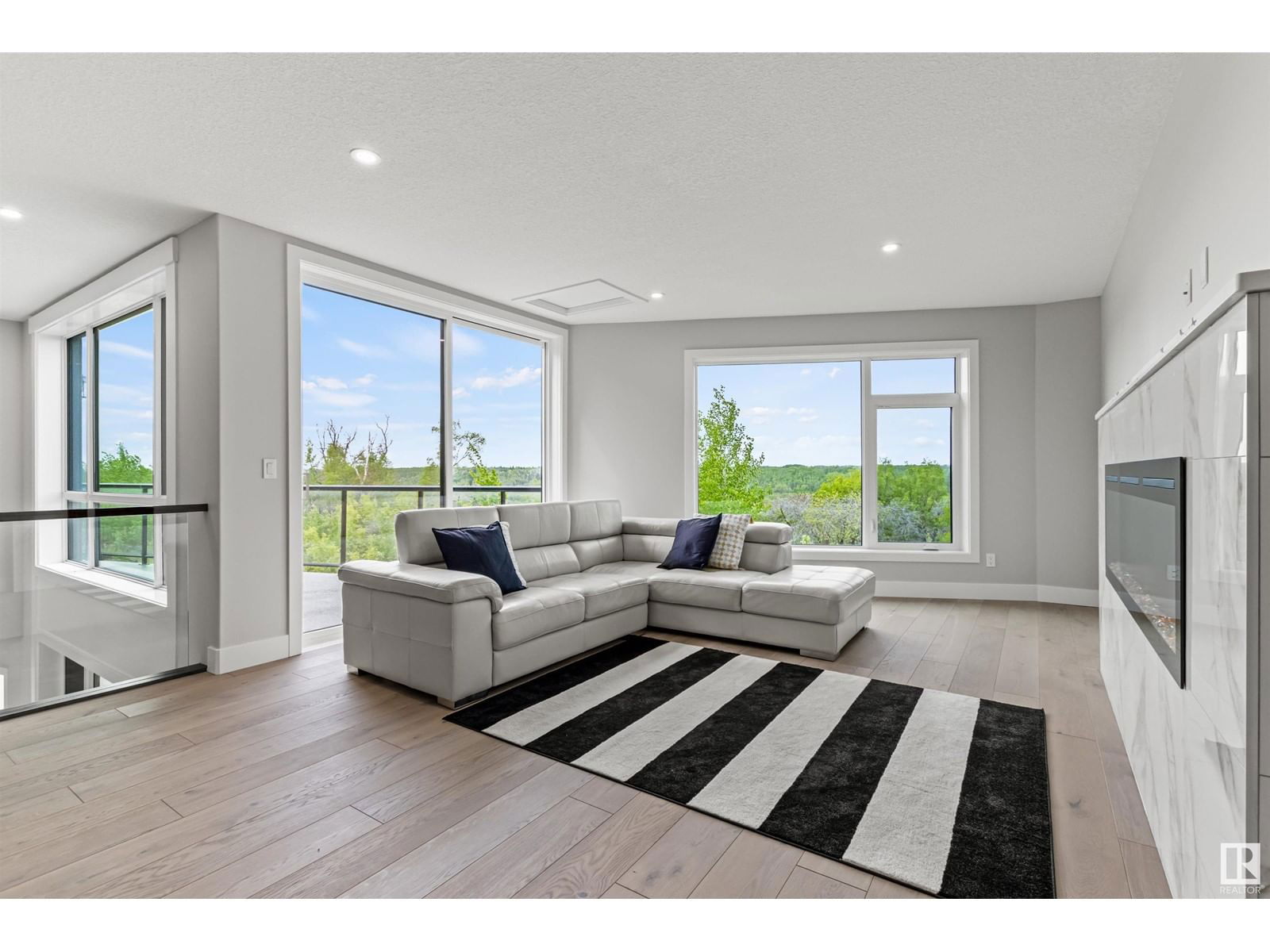 4810 KNIGHT CR Image 31