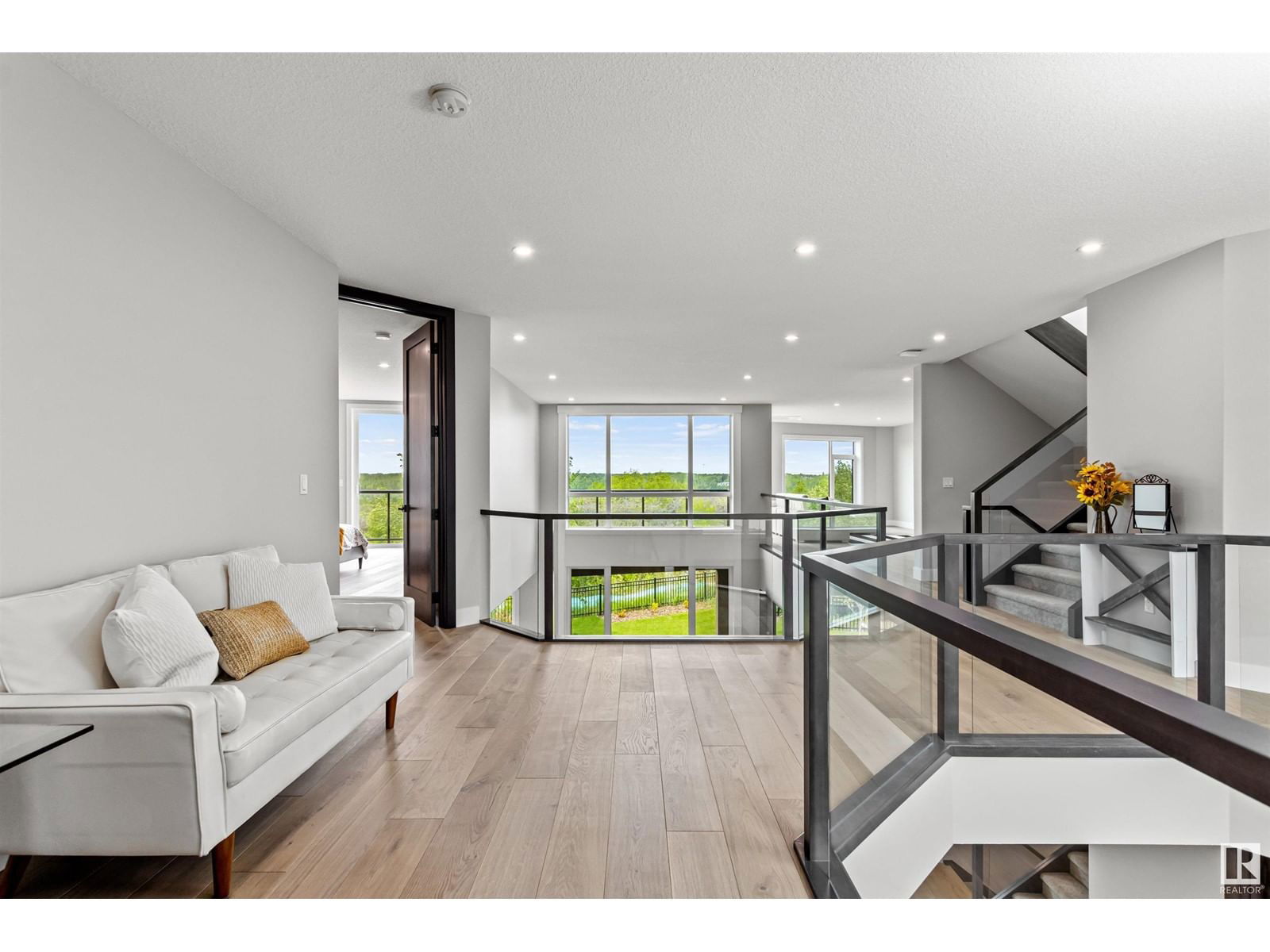 4810 KNIGHT CR Image 36