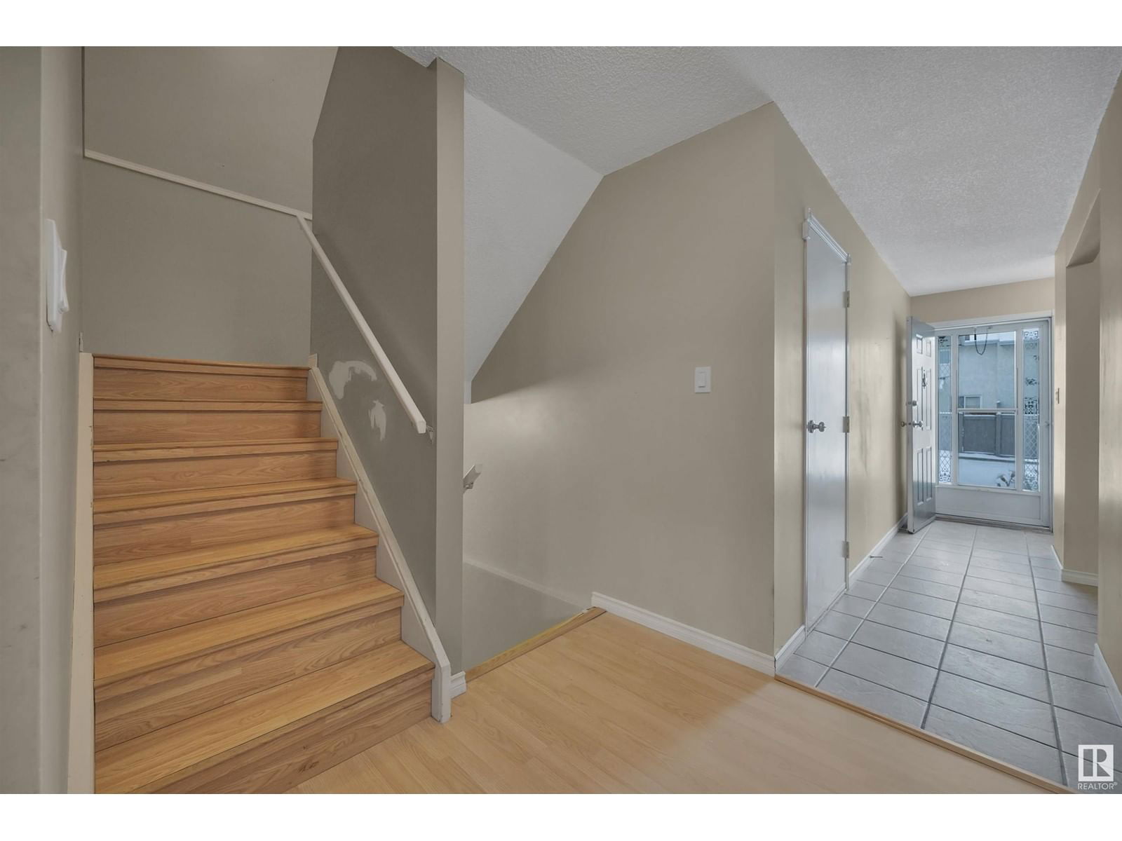 #25 14717 34 ST NW Image 15