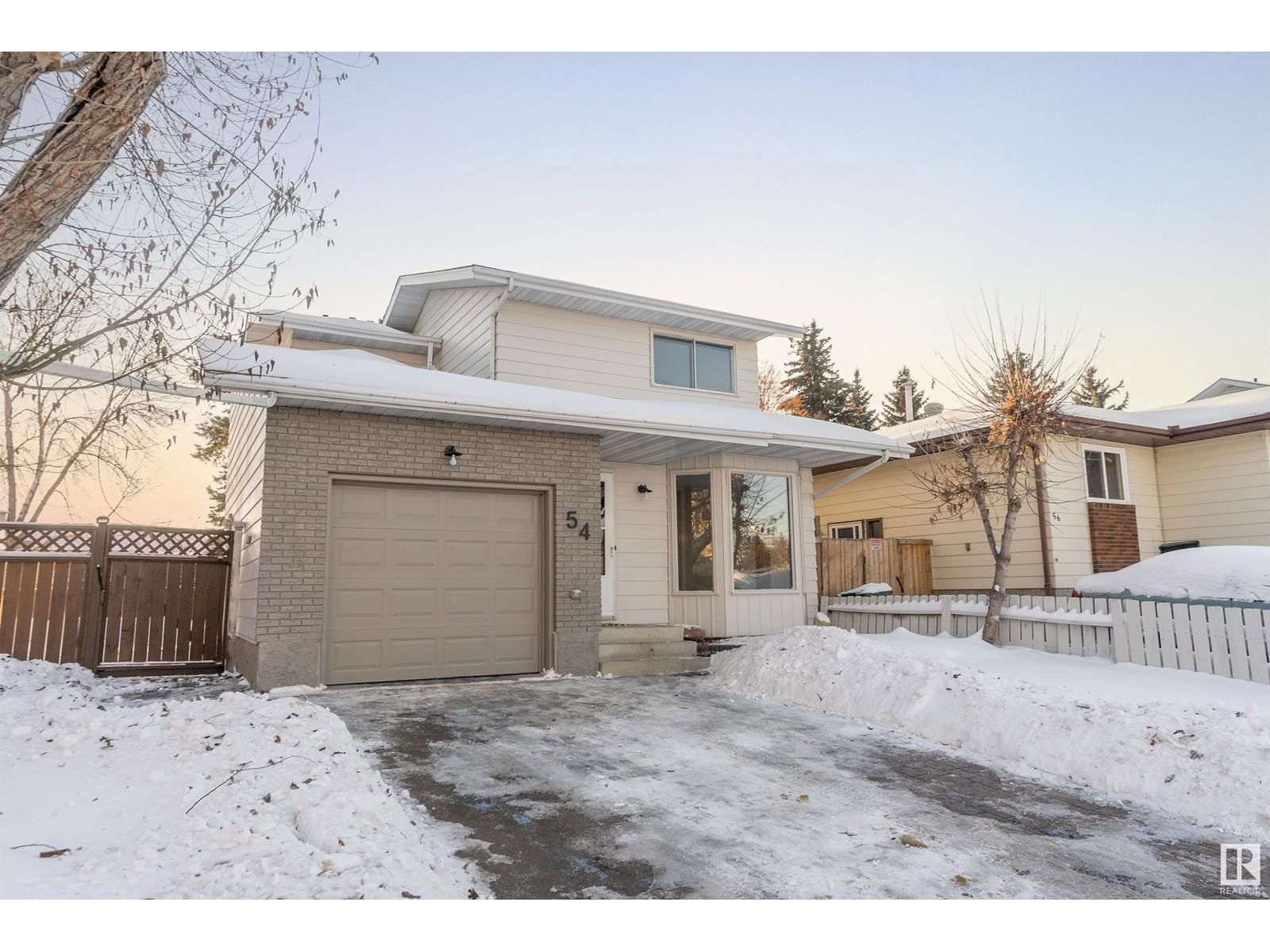 54 WESTGLEN CR Image 2