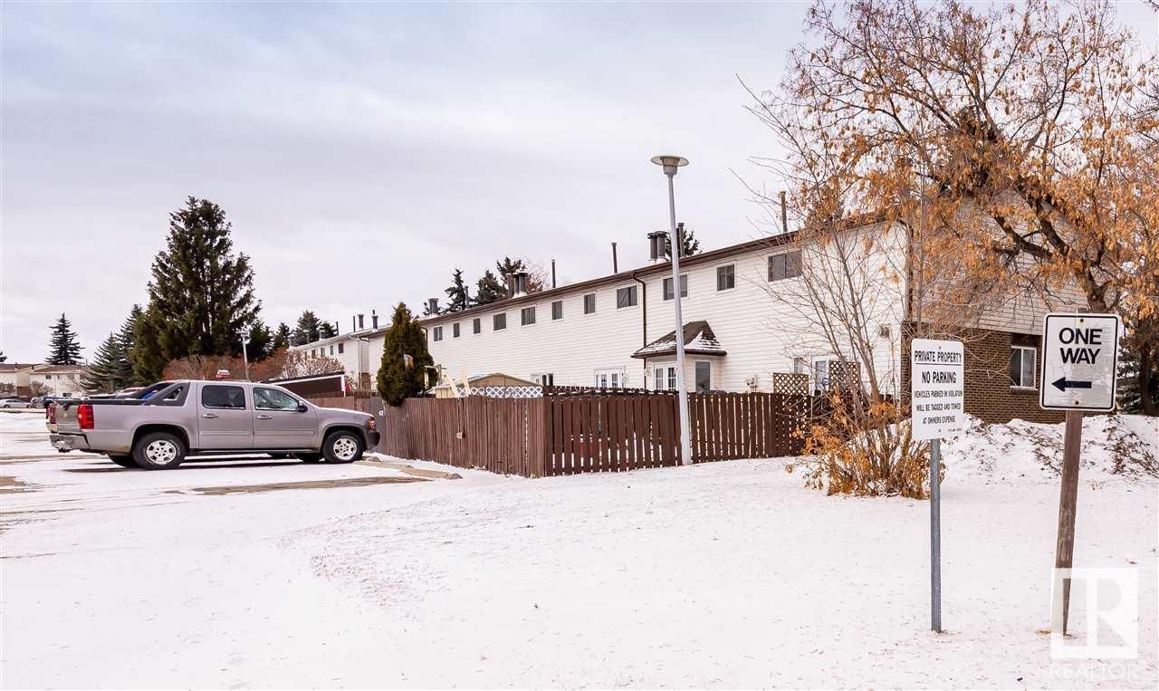 9107 Morinville DR Image 32