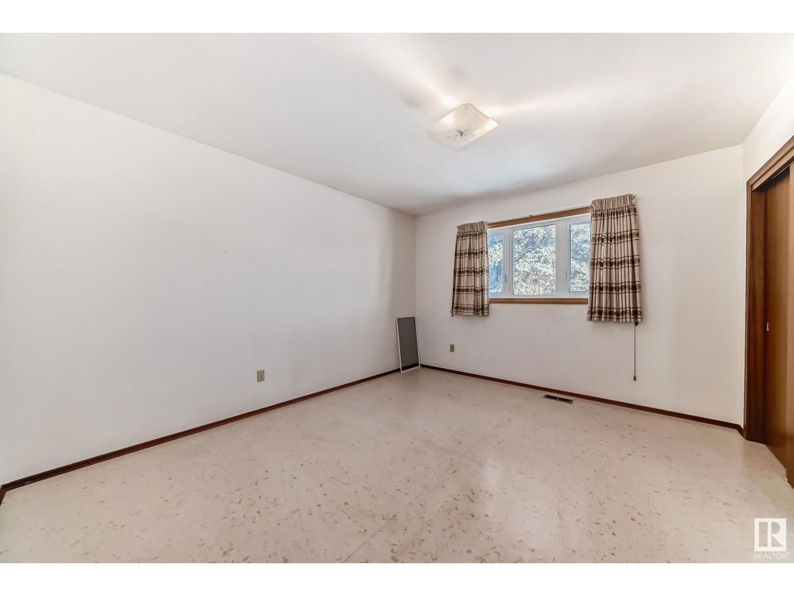 12904 95A ST NW Image 17