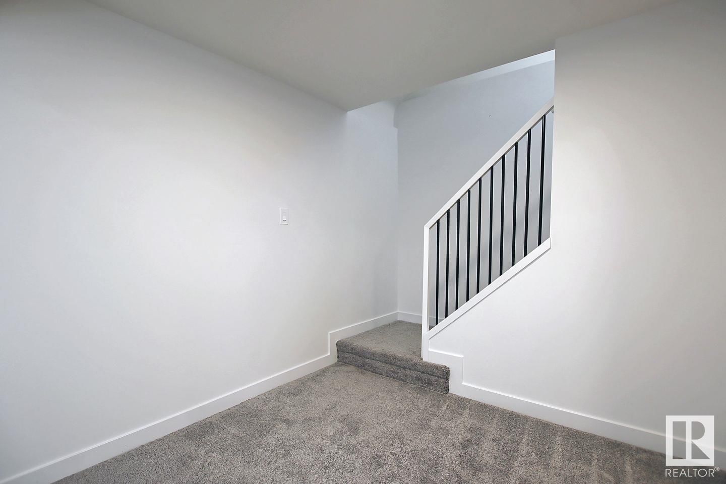 9104 69 ST NW Image 35