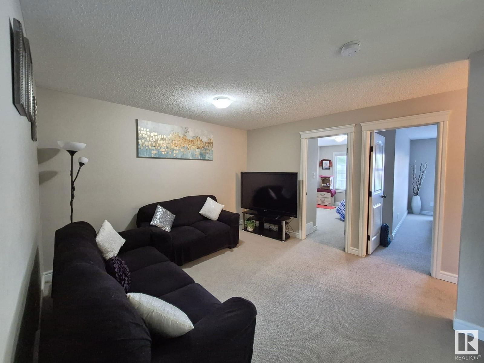 1408 33b St Nw Edmonton, Alberta