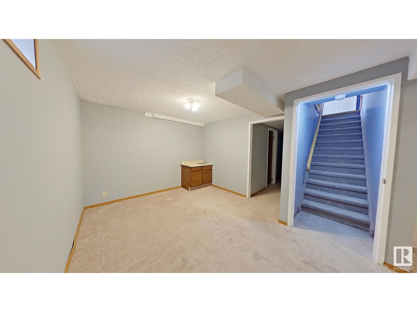 2722 104A ST NW Image 15