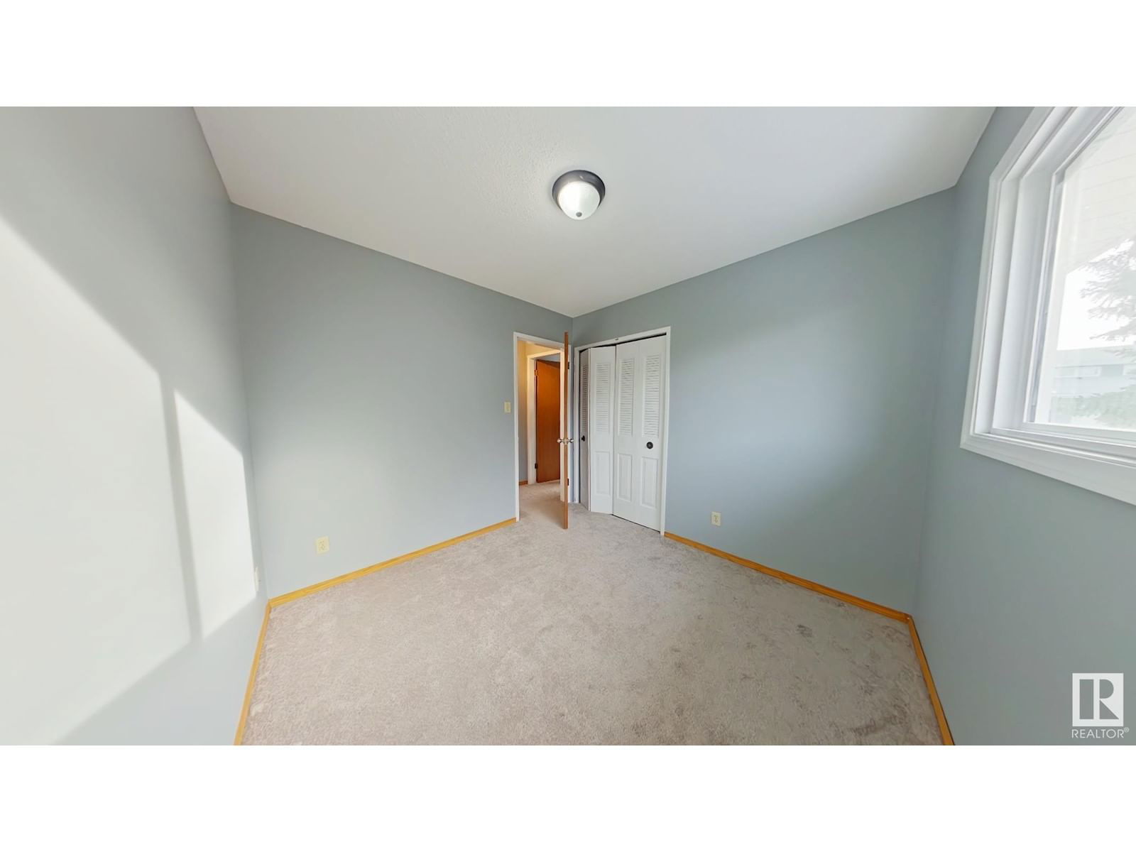 2722 104A ST NW Image 9