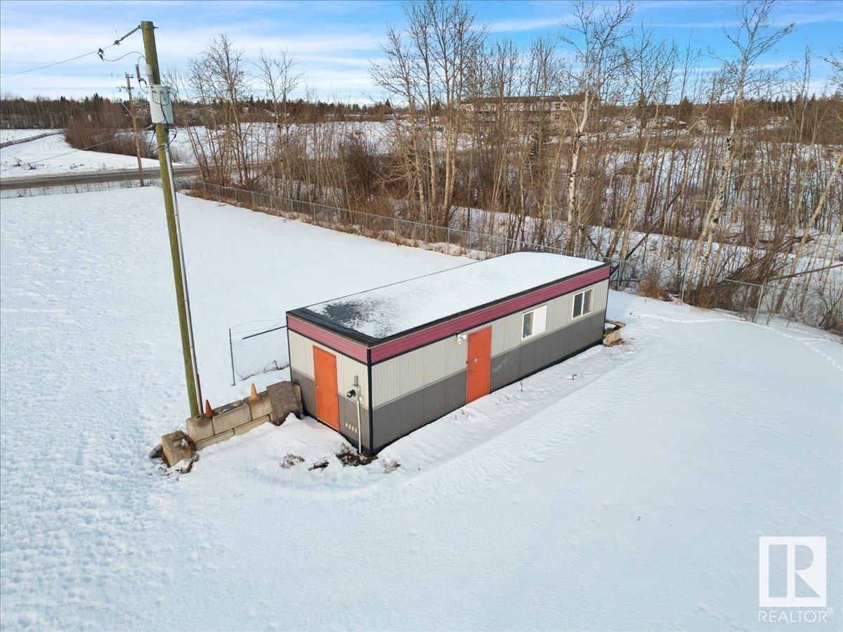 4406 51 AV Image 17