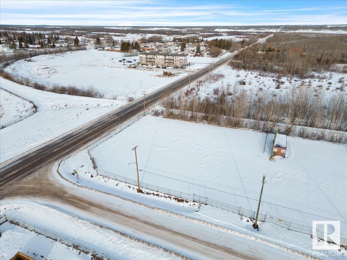 4402 51 AV Image 16