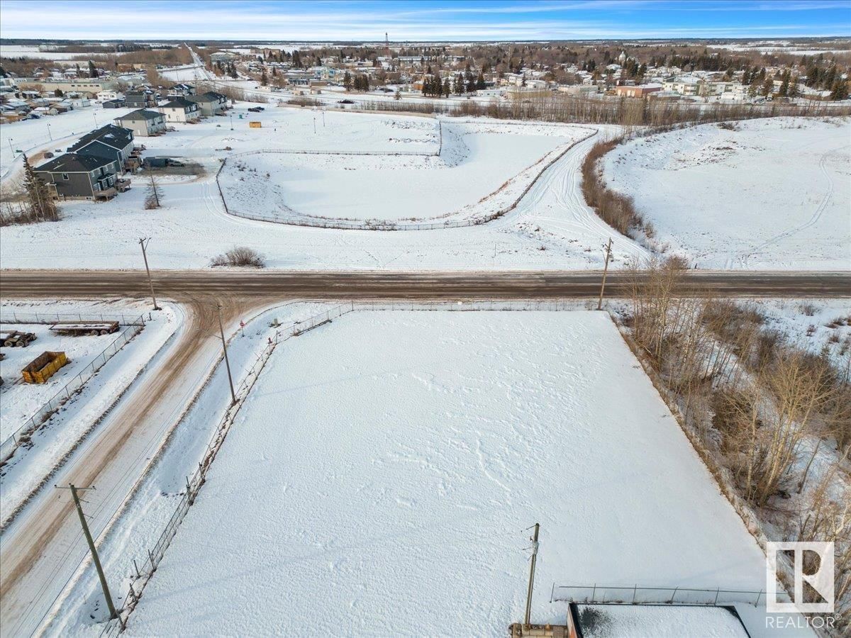 4402 51 AV Image 17