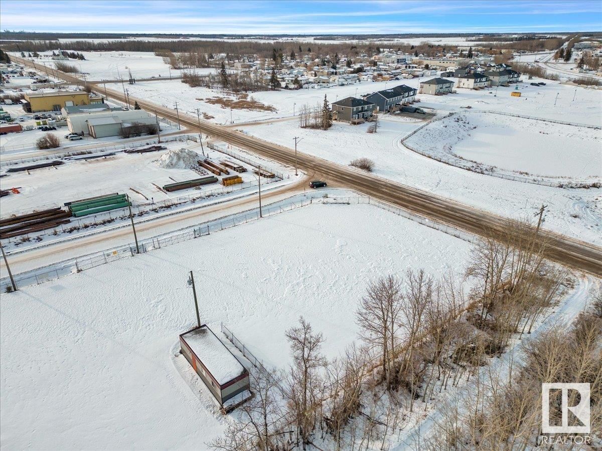 4402 51 AV Image 18