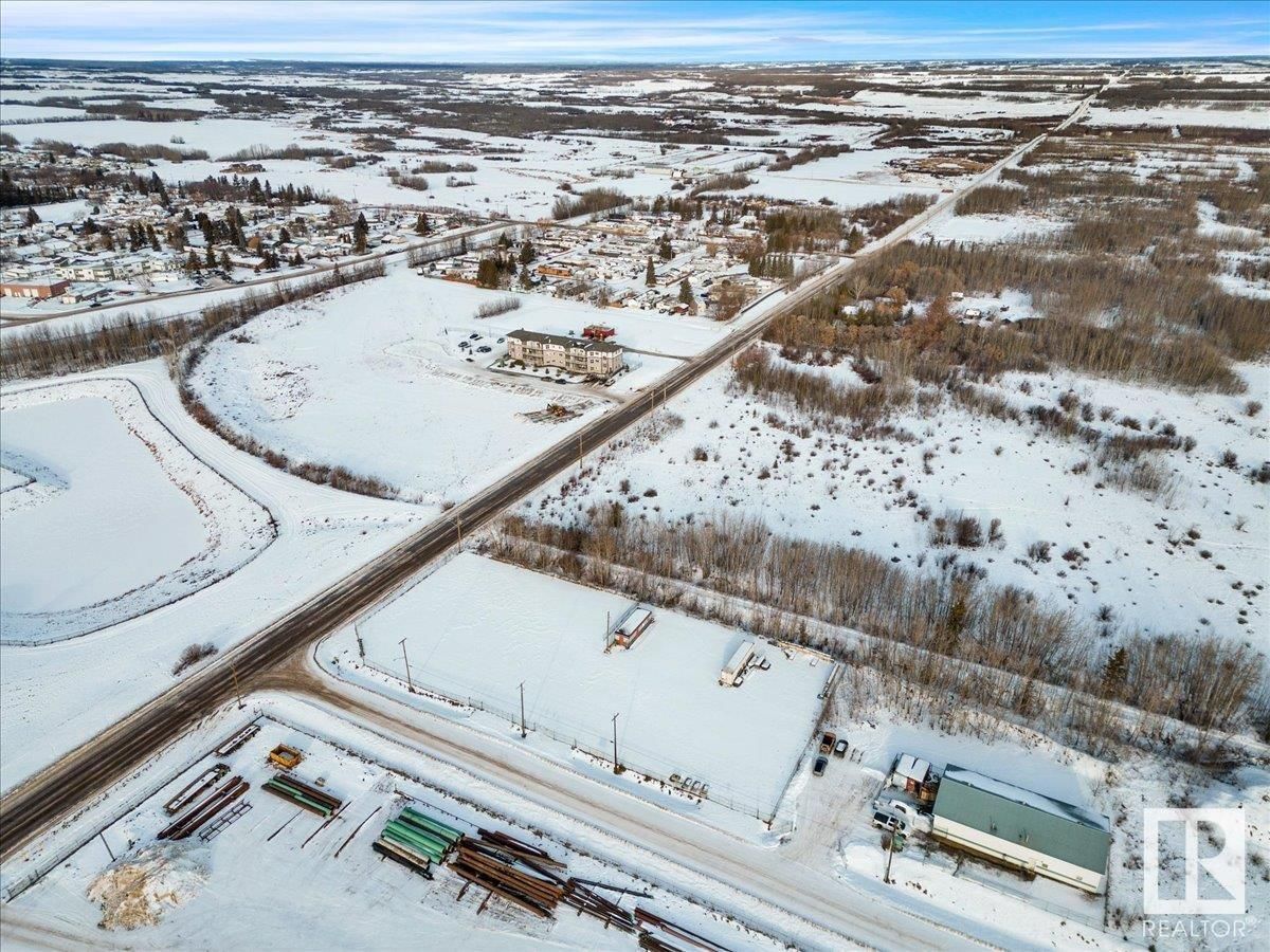 4402 51 AV Image 21