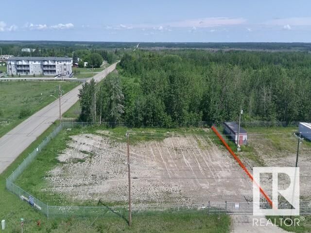 4402 51 AV Image 3