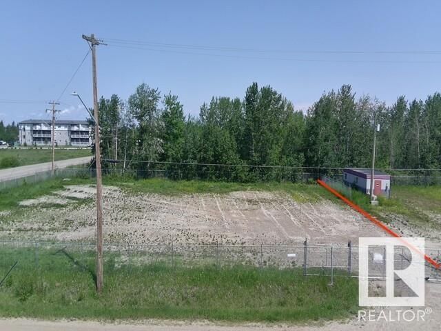4402 51 AV Image 4