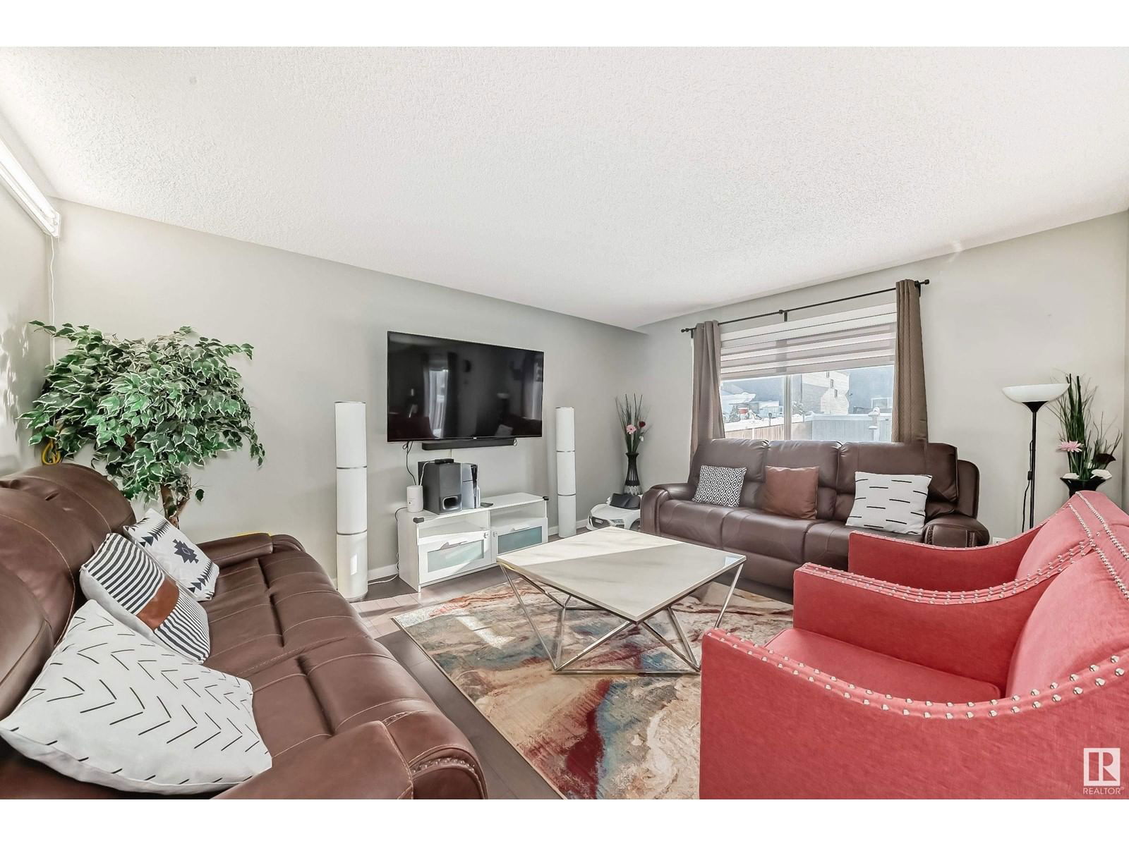 827 35 Av Nw Edmonton, Alberta