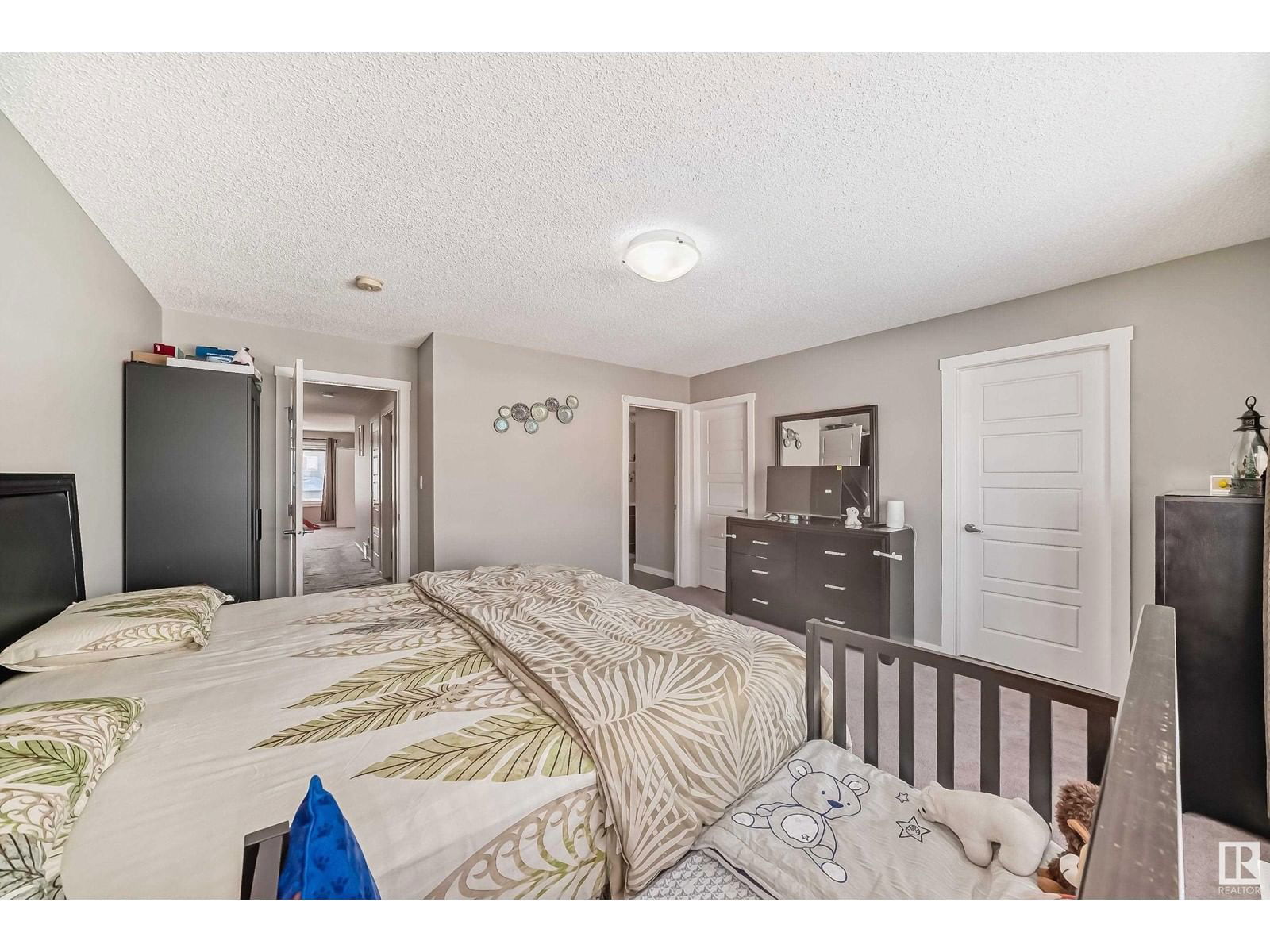 827 35 Av Nw Edmonton, Alberta