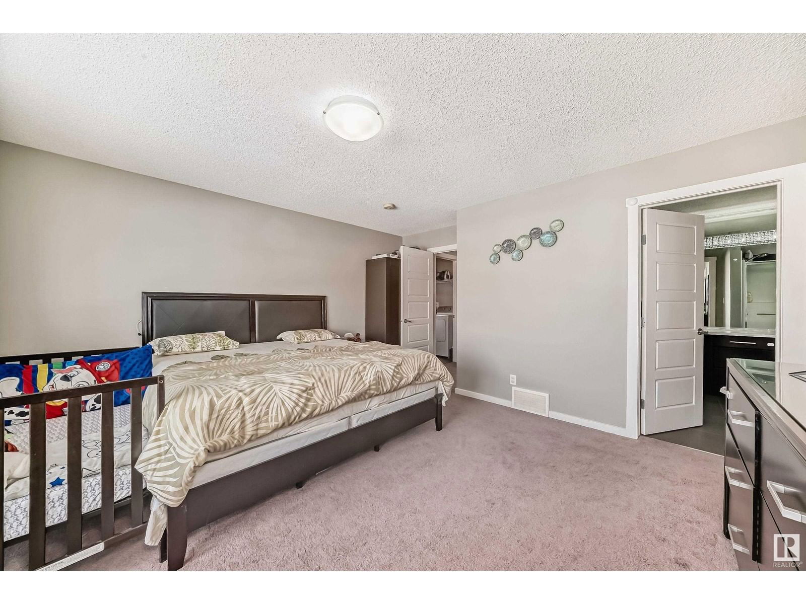 827 35 Av Nw Edmonton, Alberta