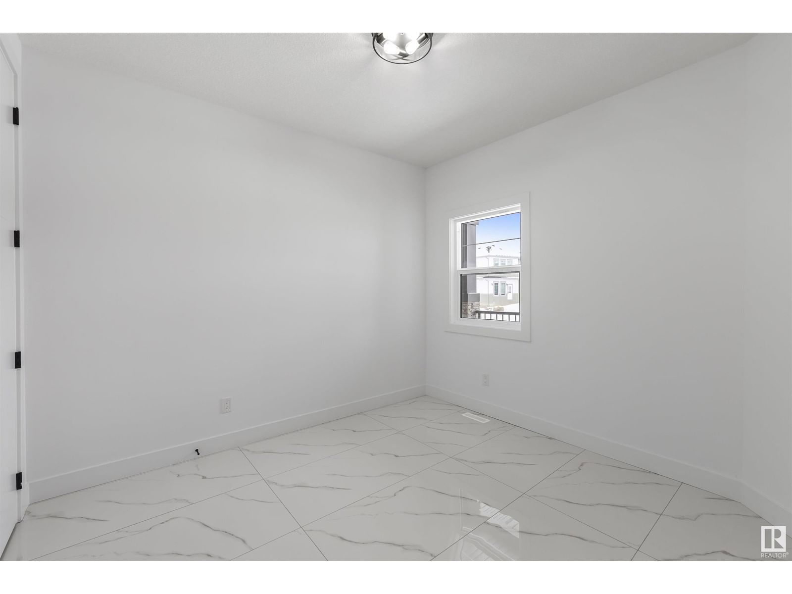 NE - 6303 17 ST Image 18