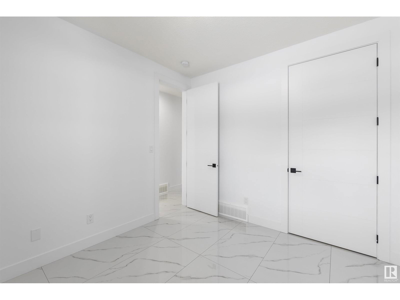 NE - 6303 17 ST Image 19