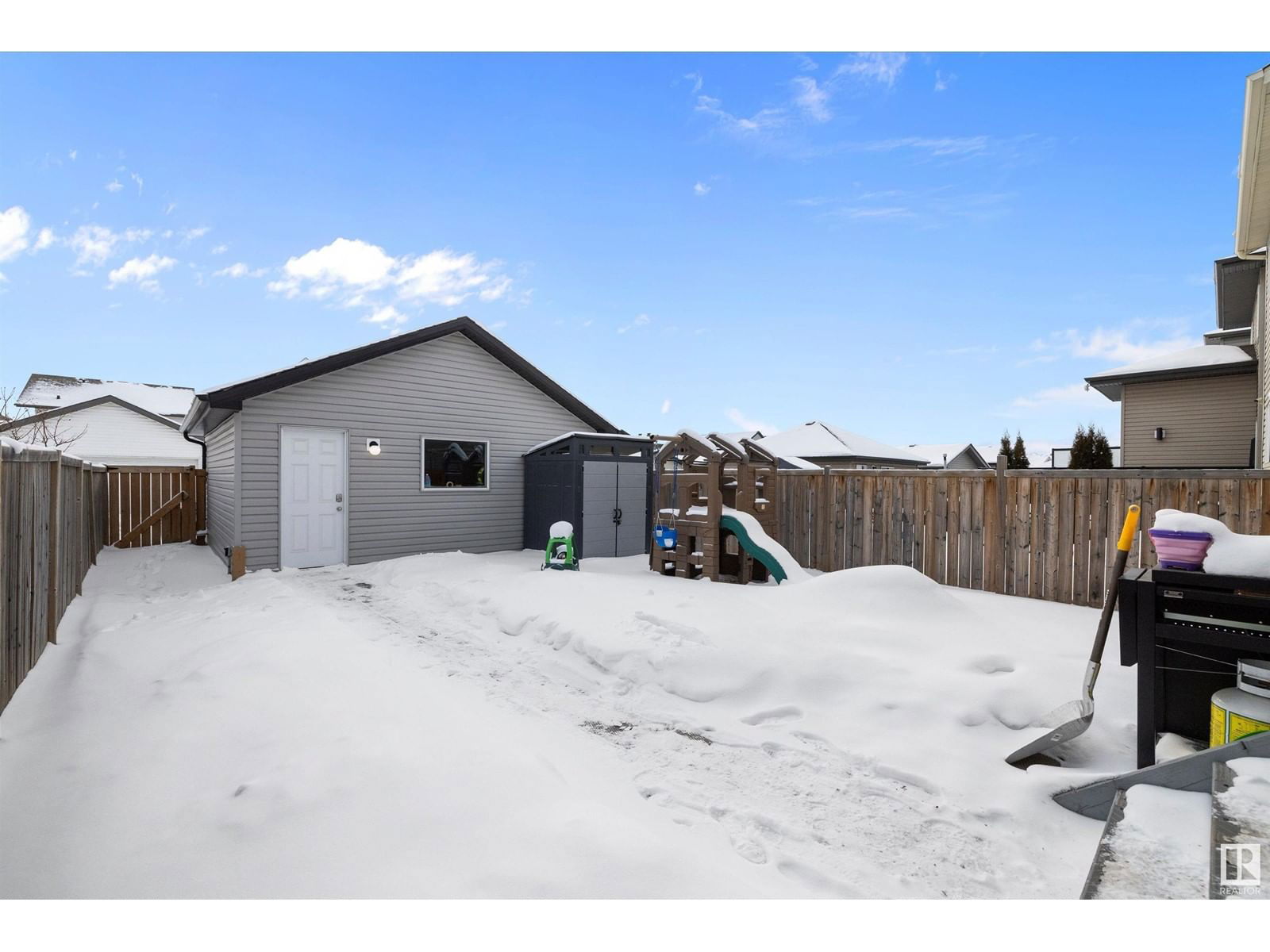 21917 99a Av Nw Edmonton, Alberta