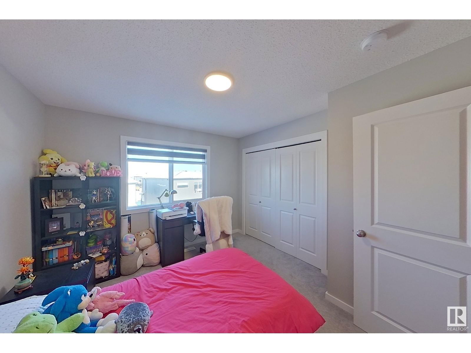 9448 Pear Cr Sw Sw Edmonton, Alberta