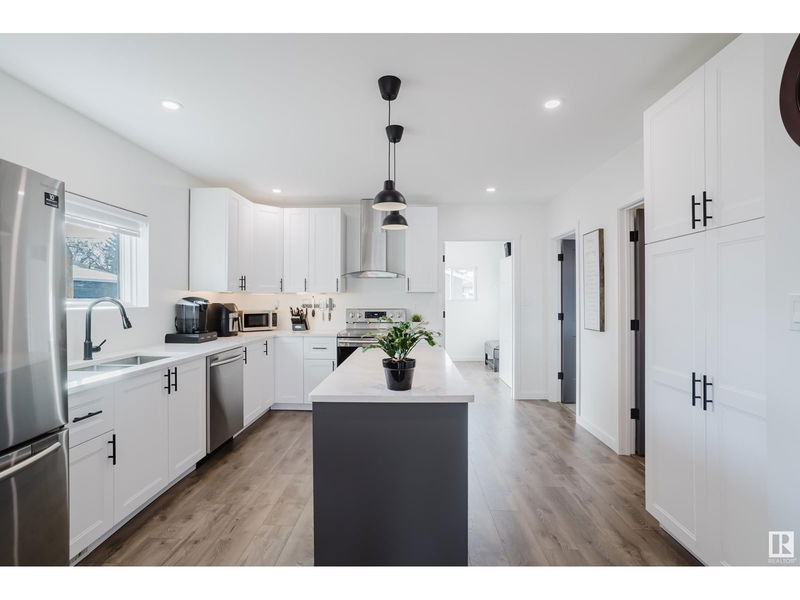 4021 112 Av Nw Edmonton, Alberta