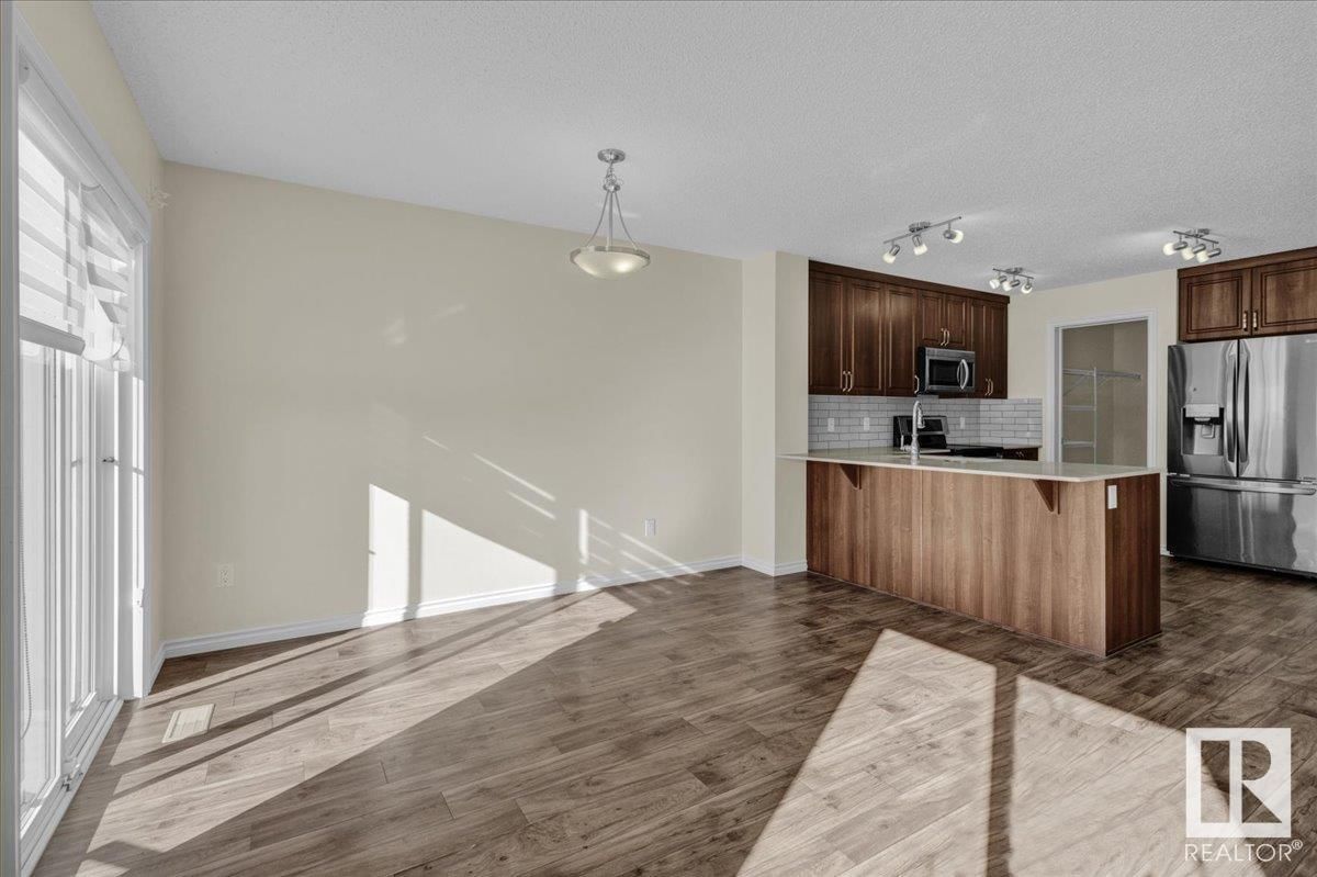 20633 94a Av Nw Edmonton, Alberta