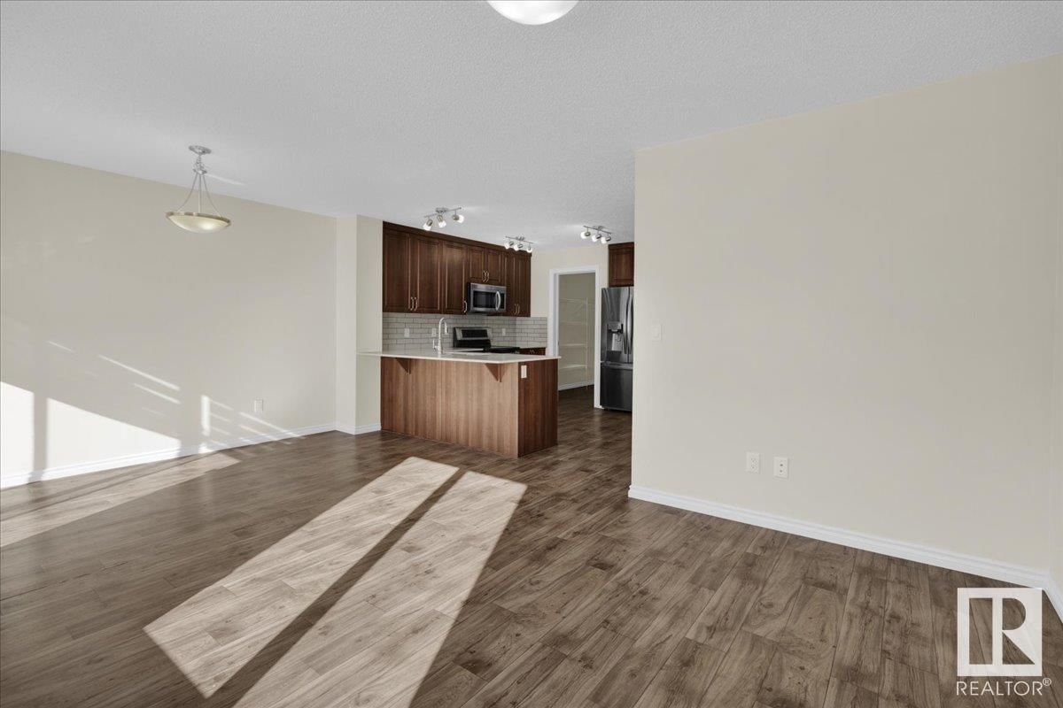 20633 94a Av Nw Edmonton, Alberta