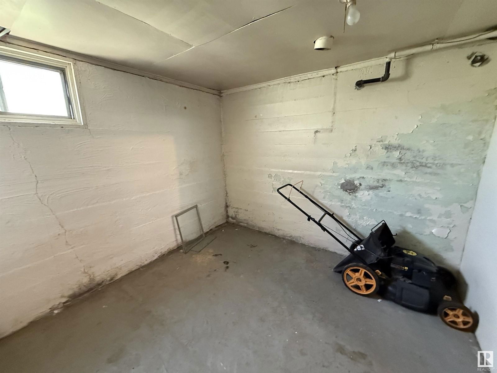 4917 47 AV Image 11