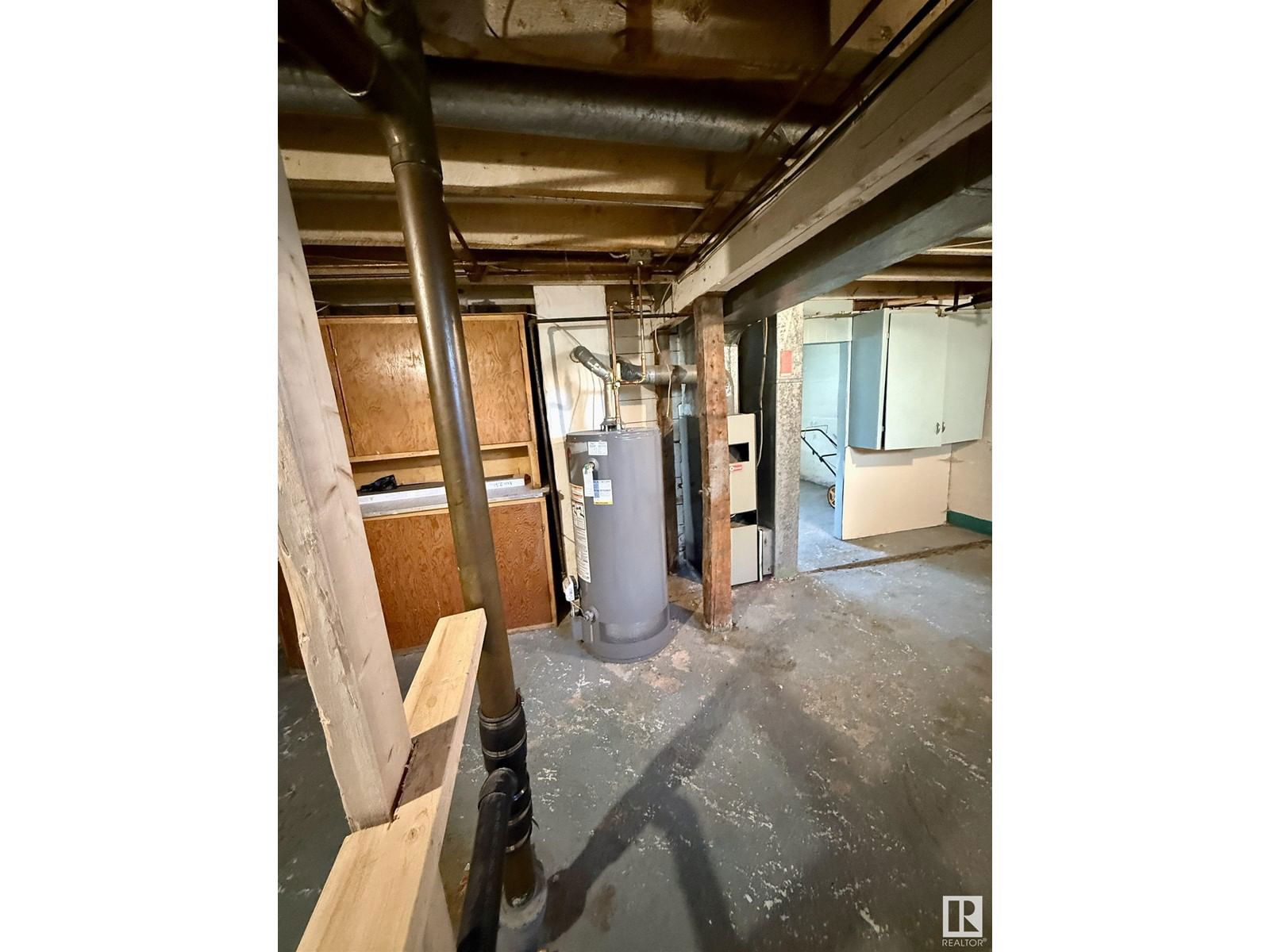 4917 47 AV Image 14