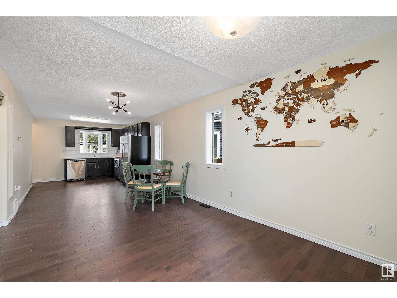 11242 95a St Nw Edmonton, Alberta