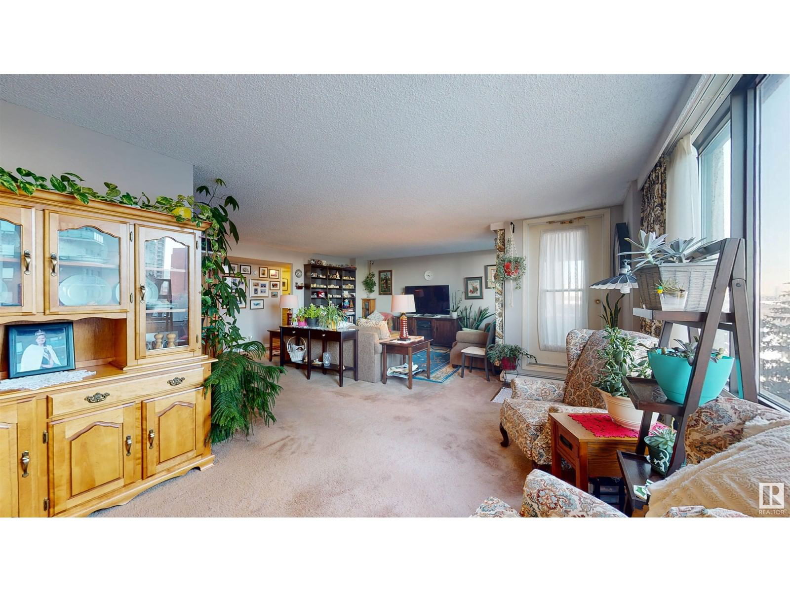 605 - 8340 JASPER AV Image 10
