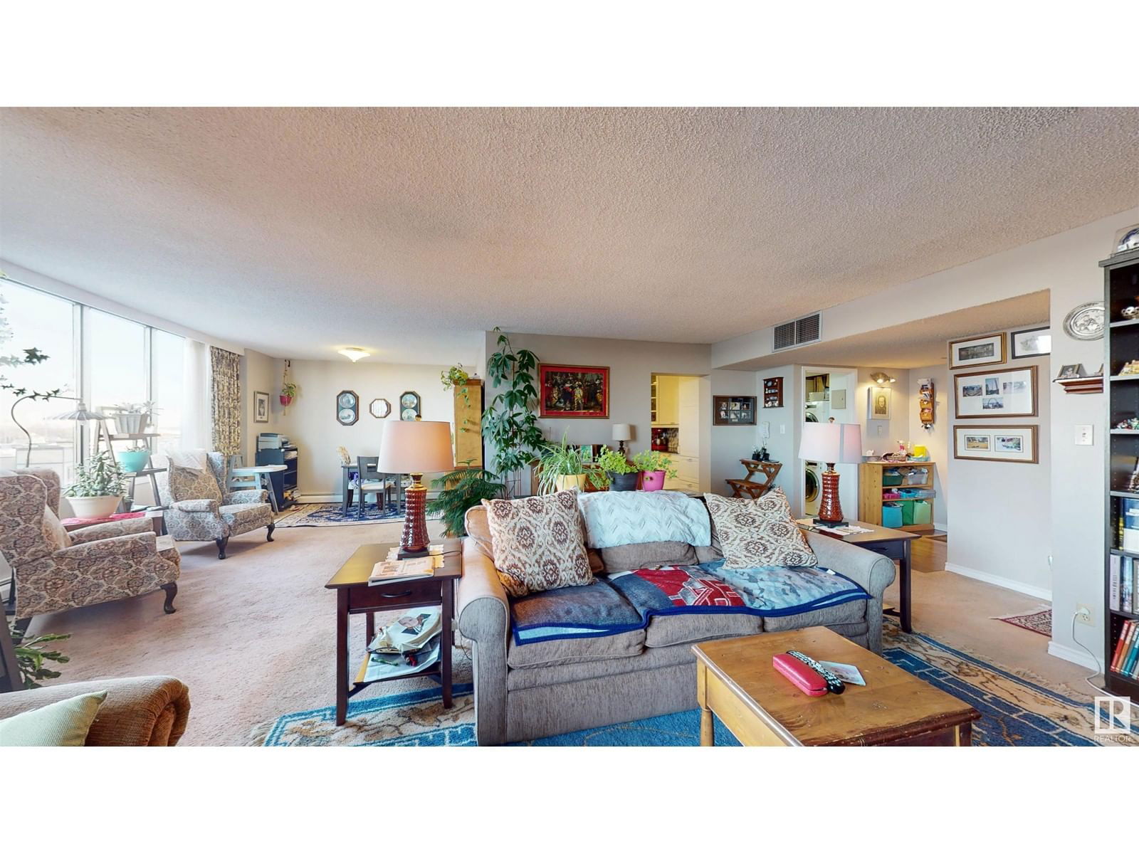605 - 8340 JASPER AV Image 17