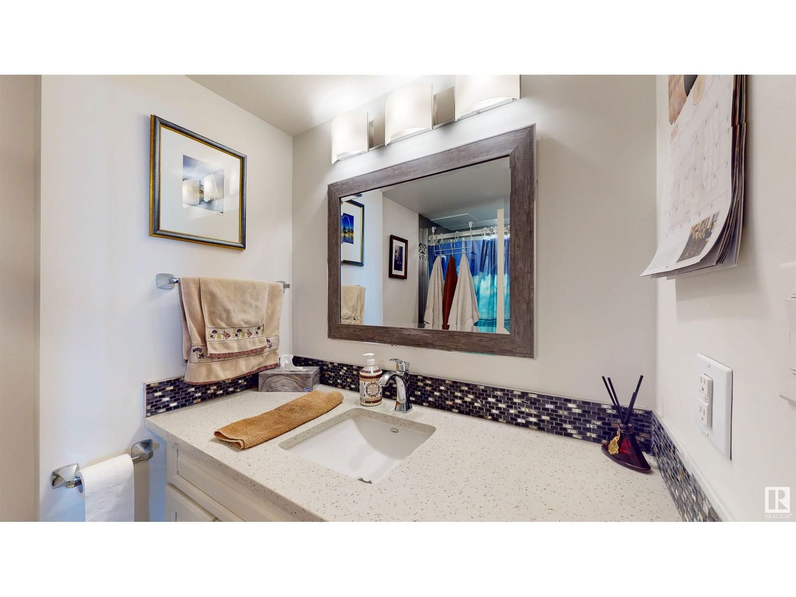 605 - 8340 JASPER AV Image 18